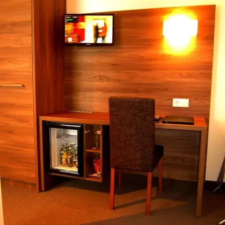 Adler 埃赫施塔特