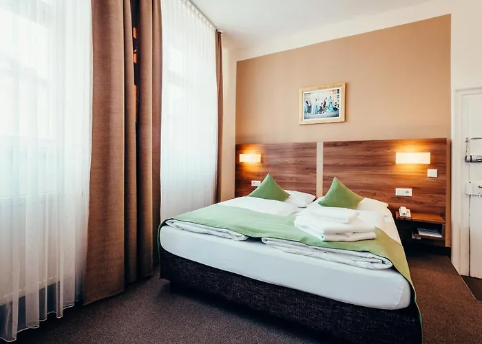 Adler Szálloda 3*